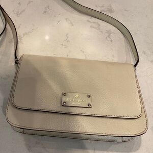 Kate spade handbag cream crossbody / shoulder bag